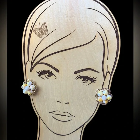 Vintage HONG KONG Yellow Bead Gold Plated Clip On Earrings Woman’s Jewelry - Picture 4 of 8